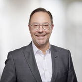 Jochen Meyers ohne Krawatte 330x330px